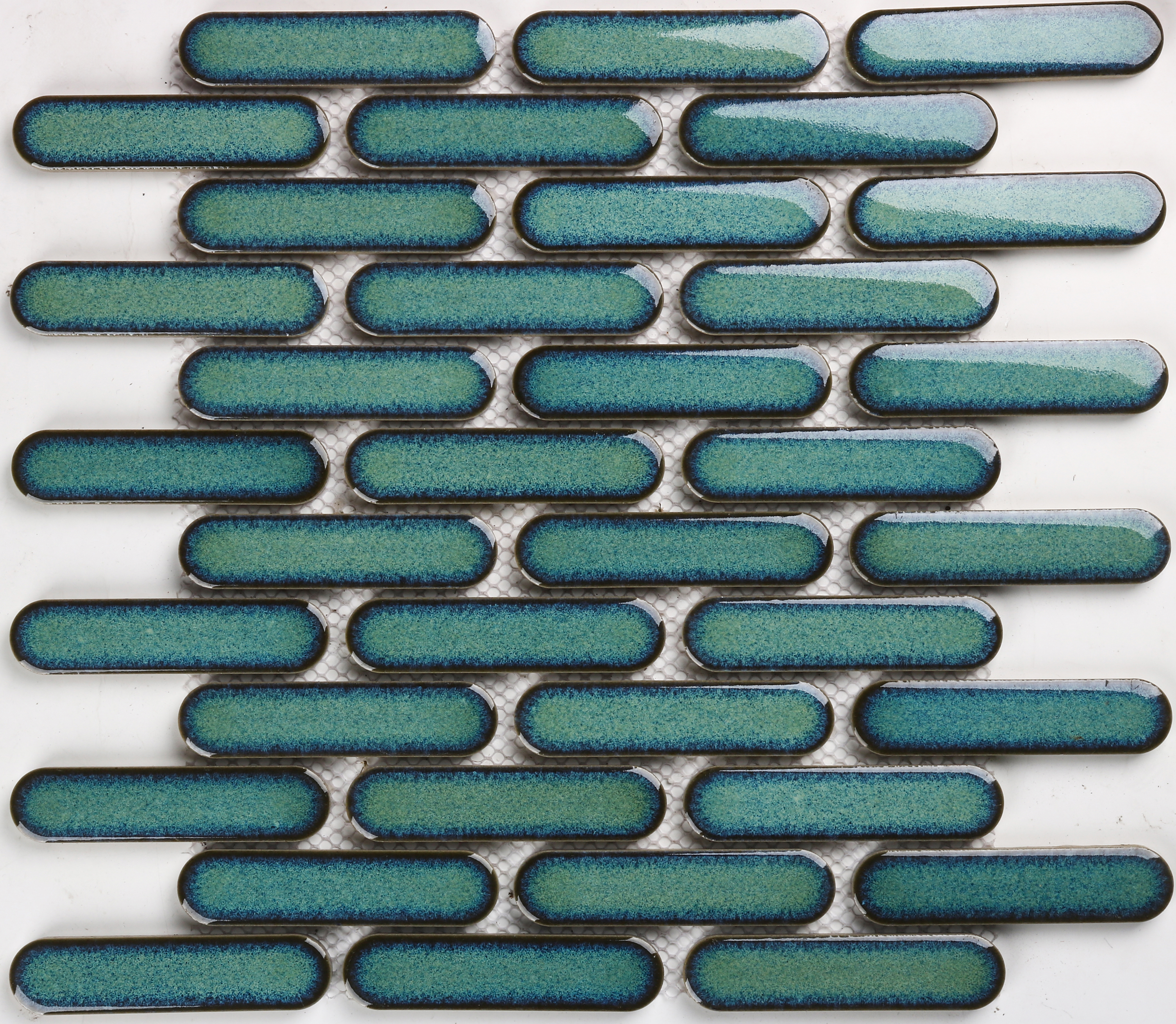 Bounty Oval Dark Green Mosaic 304X306